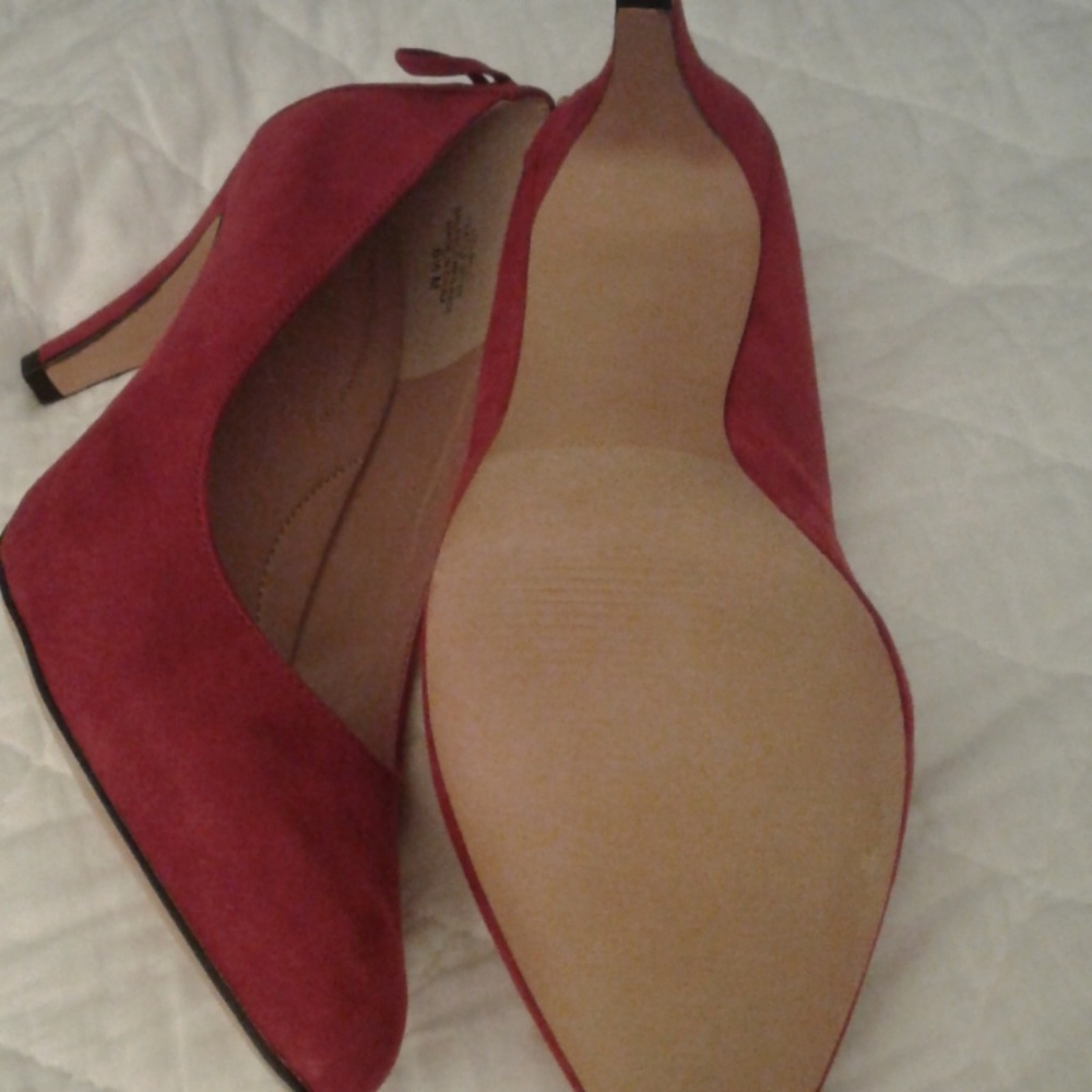 Shoes - Picture 3 of 4